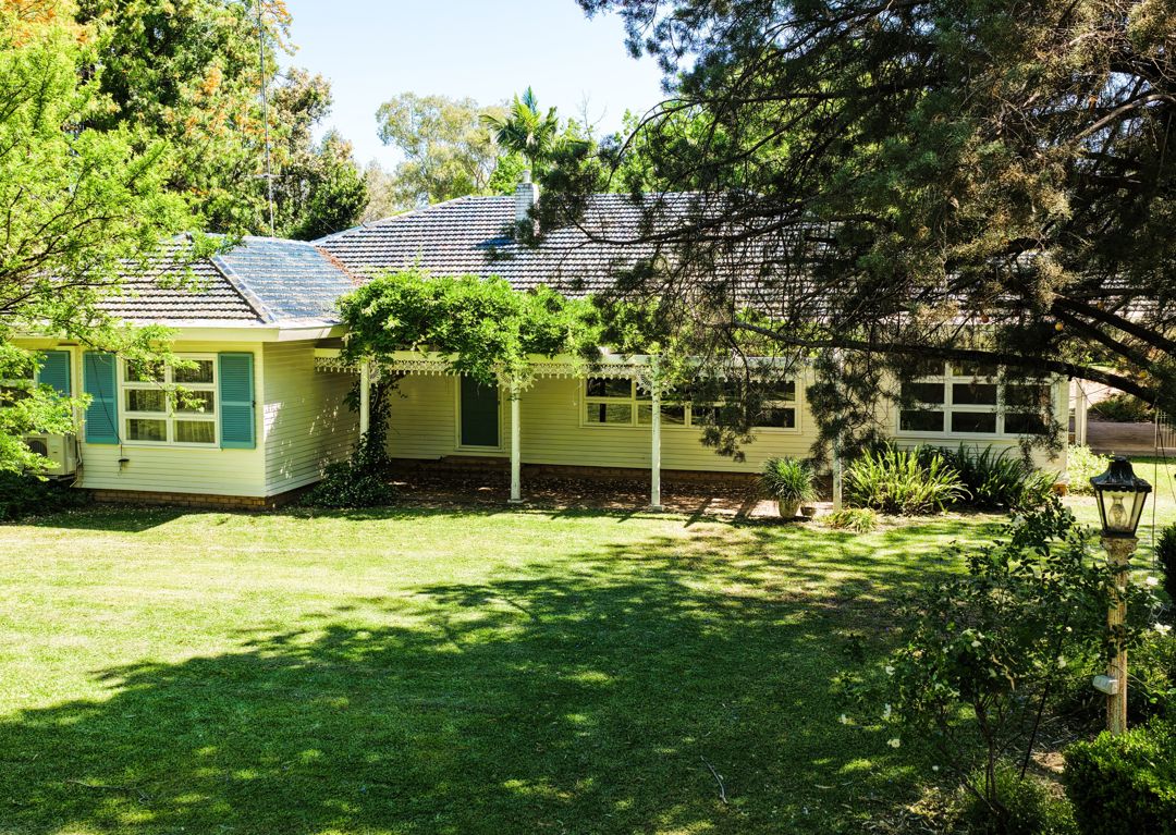 LANDMARK GREENBAH RESIDENCE ON EXPANSIVE BLOCK