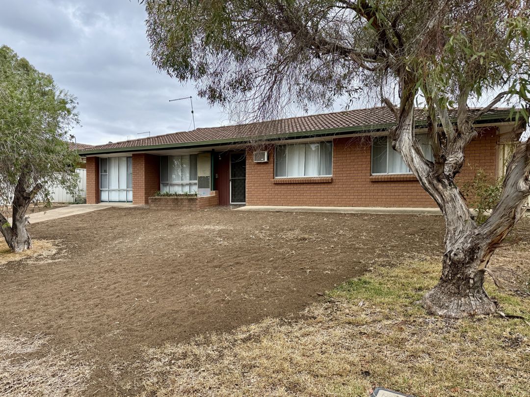 UPDATED AMAROO HOME - MOVE-IN READY WITH STRONG RENTAL APPEAL