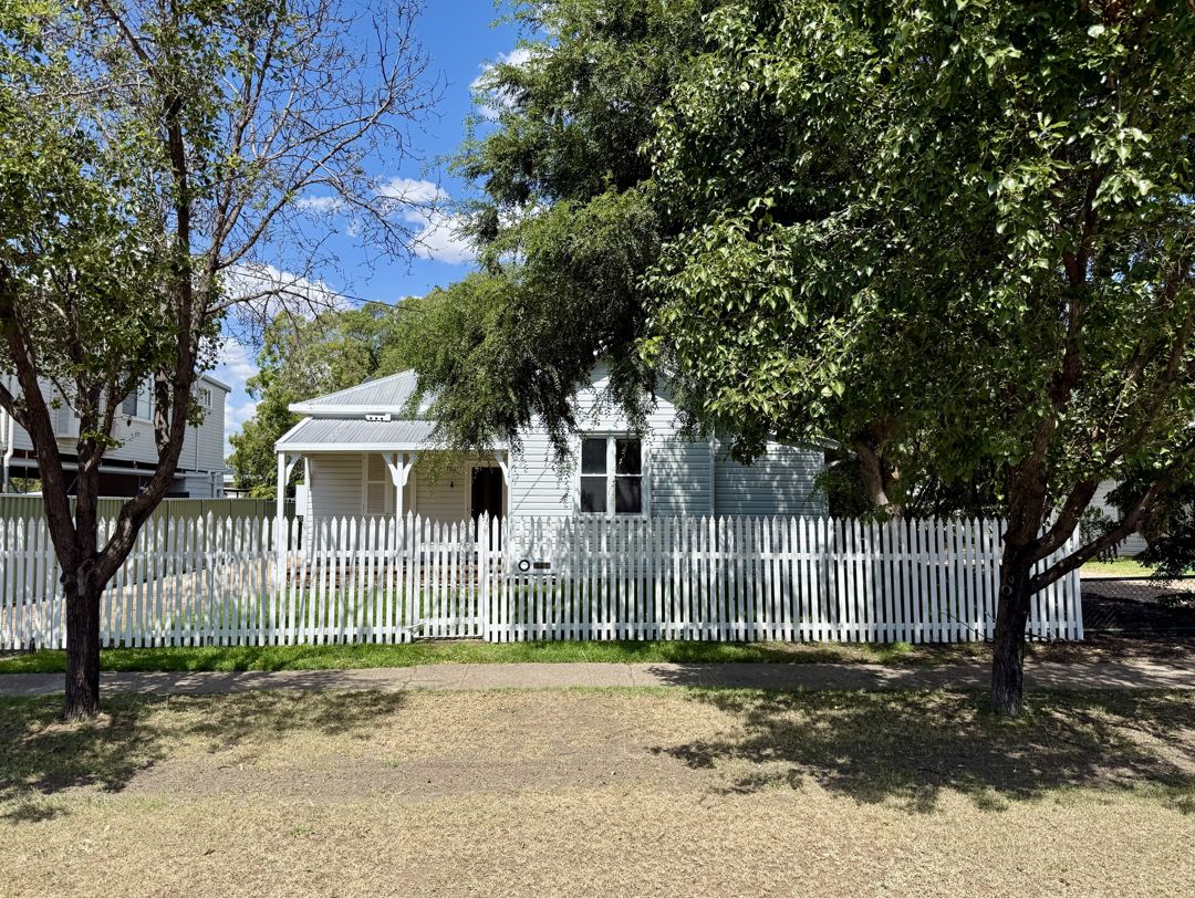 CHARM, COMFORT & COMPLETE RENOVATION - WALK TO SCHOOLS & CBD