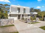 ARCHITECTURALLY DESIGNED WATERFRONT LUXURY