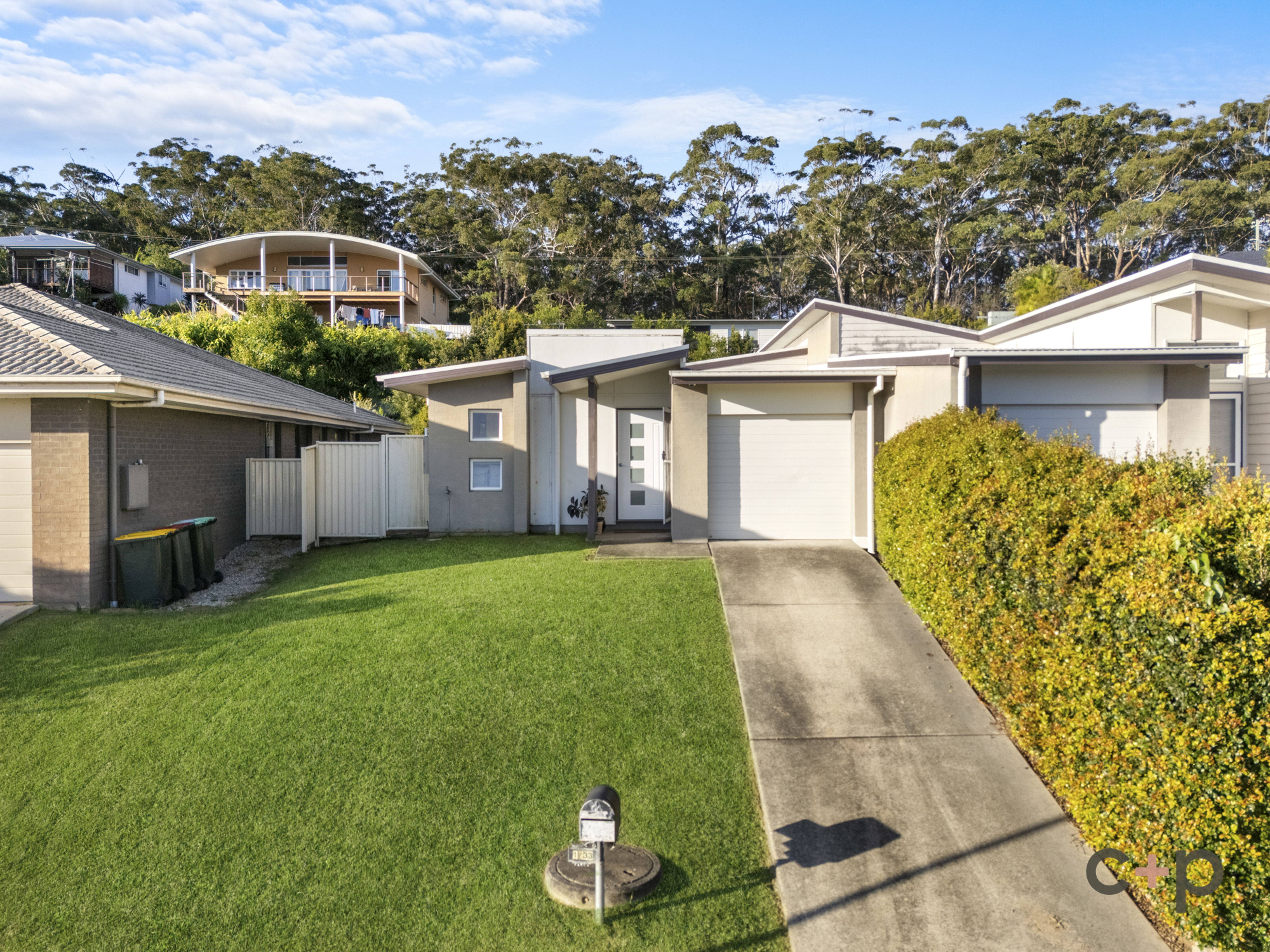 SPACIOUS COASTAL VILLA OFFERING LIFESTYLE AND INVESTMENT APPEAL