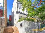 WELL MAINTAINED STUDIO APARTMENT - MODERN FEATURES!