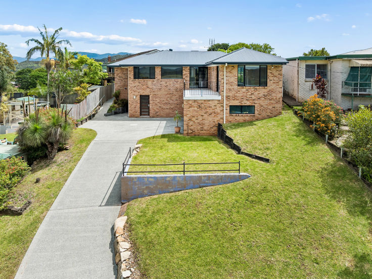 A HOME YOU NEED TO EXPERIENCE - CHARACTER, COMFORT & MOUNT WARNING VIEWS