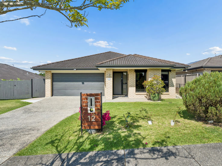 ROOM TO RELAX, SPACE TO ENTERTAIN, EASY LIVING TO ENJOY