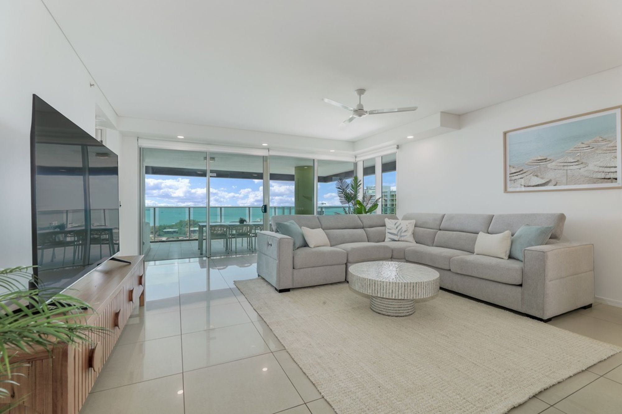 FULLY FURNISHED EXECUTIVE HARBOUR VIEW APARTMENT