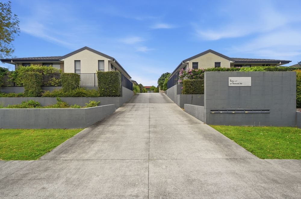 LOW-MAINTENANCE LIVING IN THE HEART OF MOONEE BEACH