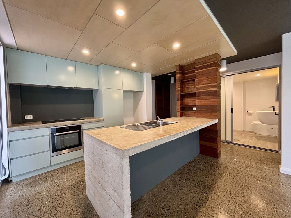 CHIC GROUND FLOOR TWO BEDROOM UNIT IN THE HEART OF COFFS HARBOUR