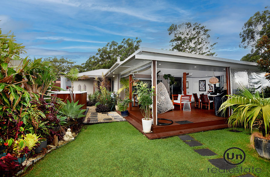 STUNNING BEACHSIDE SUBURB HOME + SUBSTANTIAL SHED