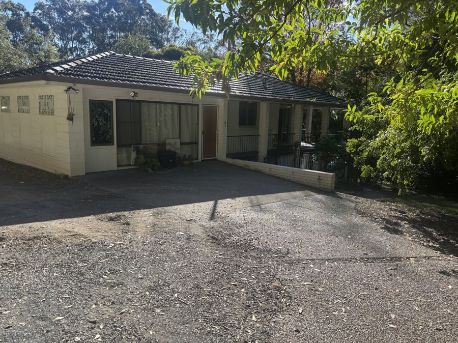 PARTLY FURNISHED 1 BEDROOM UNIT INCLUDING WATER, ELECTRICITY, GAS AND INTERNET