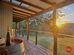 SECLUDED COUNTRY LIVING