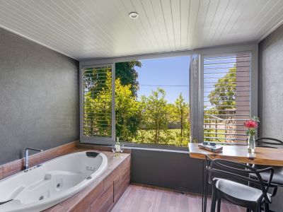 STYLISH SHORT-STAY INVESTMENT &NDASH; ROOM 105, ALTITUDE ON MONTVILLE