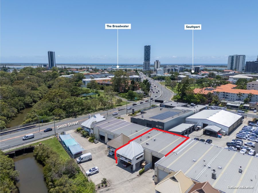 HIGH-CLEARANCE WAREHOUSE IN TIGHTLY HELD SMITH STREET PRECINCT