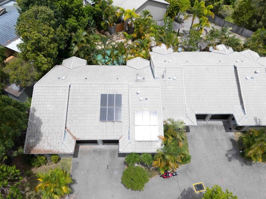 SPACIOUS, THREE BEDROOM- DOUBLE-STOREY -BACKING ONTO TRANQUIL POOL