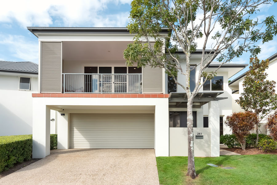 EASTHILL RESIDENCE-SOPHISTICATED LIVING IN A PREMIER ELEVATED POSITION