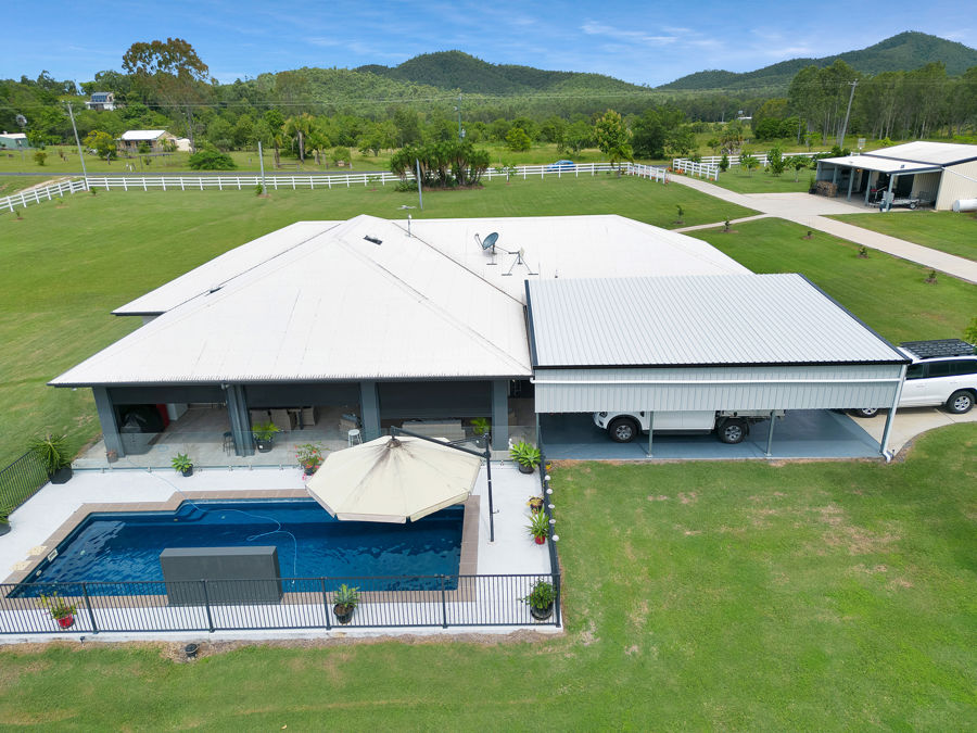 LUXURIOUS 13-ACRE ESTATE IN THE WHITSUNDAY HINTERLAND