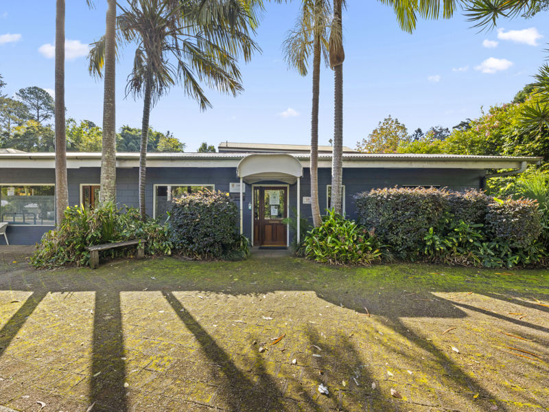 COMMERCIAL OPPORTUNITY WITH ACCOMMODATION!