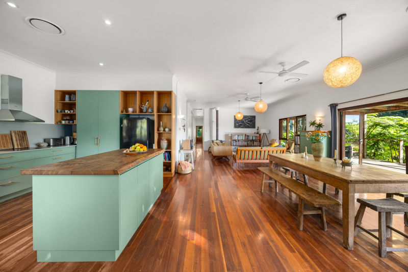 CHARMING FAMILY HOME WITH MOUNTAIN VIEWS & SPACE TO THRIVE