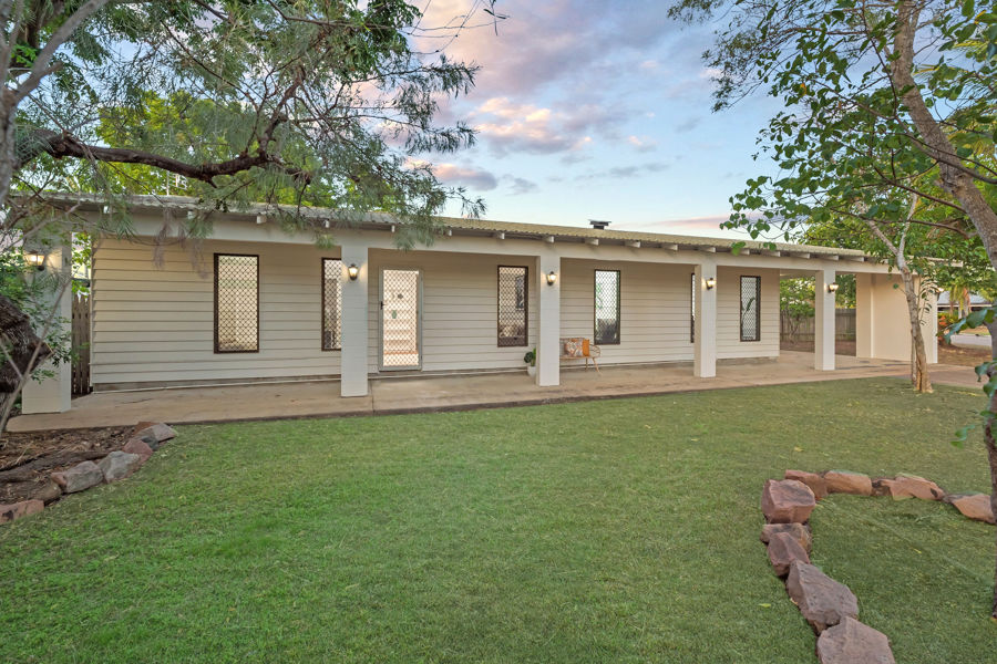 STYLISH FAMILY HOME TAILORED TO PERFECTION