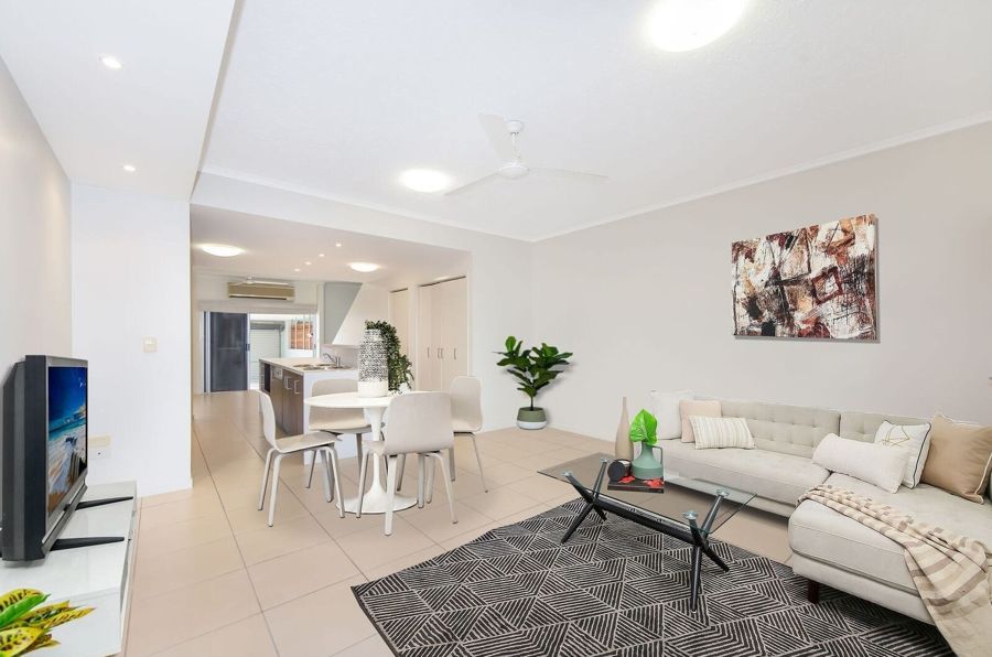 CONTEMPORARY TOWNHOUSE - GREAT CENTRAL LOCATION