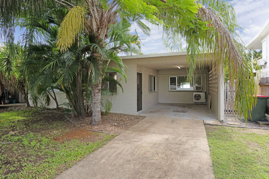 DUPLEX ONE STREET FROM THE BEACH - CAREFREE BEACHSIDE LIVING AT ITS VERY BEST