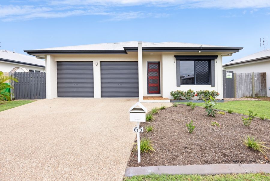 MODERN NEW HOME IN THE VERY POPULAR RIVER PARKS ESTATE