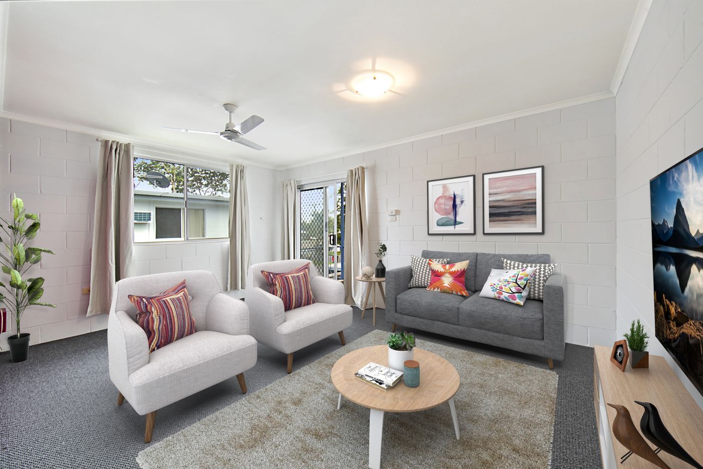 UPPER LEVEL - SMALL COMPLEX - CENTRAL LOCATION