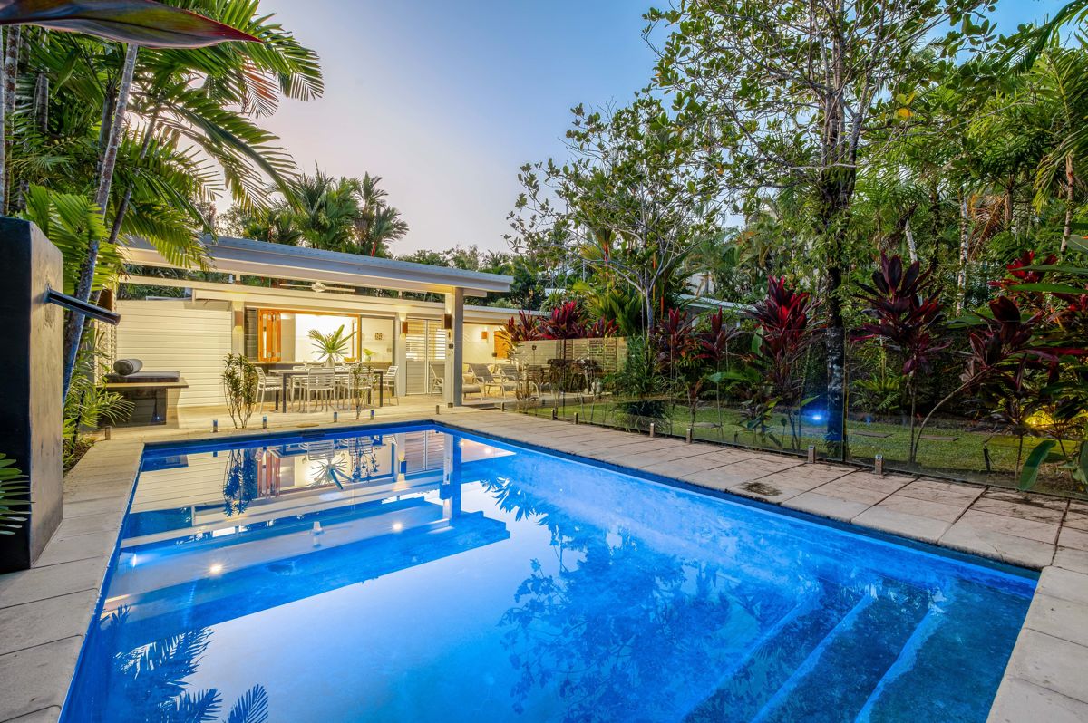 BEACHSIDE POSITION, EFFORTLESS TROPICAL LIVING