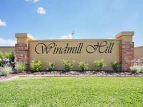 LIFESTYLE LAND IN WINDMILL HILL!