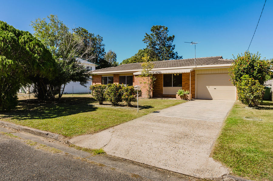 LOWSET BRICK HOME IN PRIME SOUTH MACKAY LOCATION!