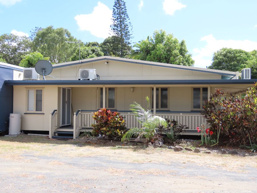 LARGE FAMILY HOUSE & SEPERATE GRANNY FLAT