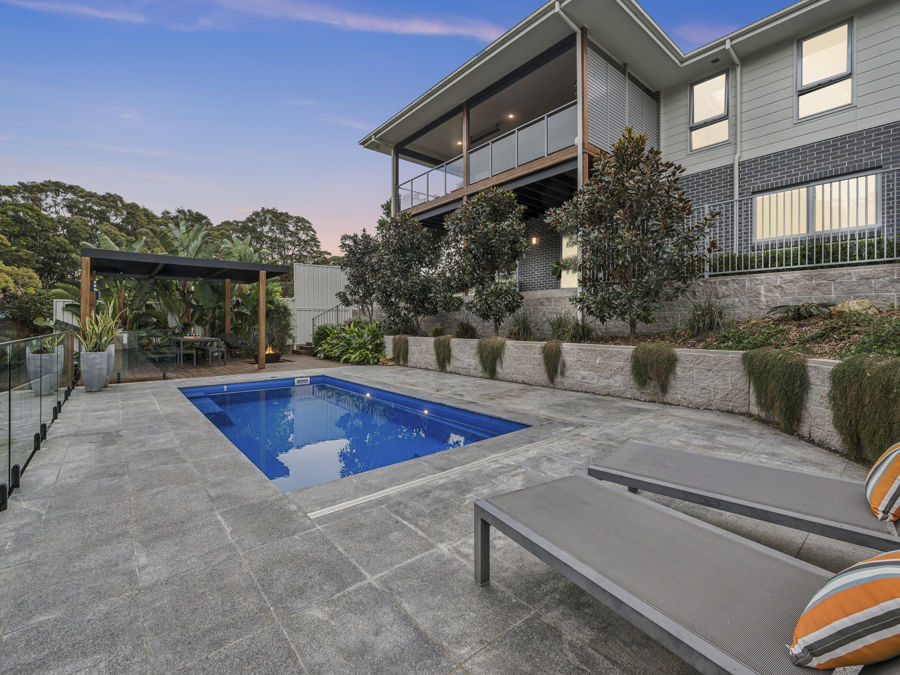 COASTAL LUXE MEETS DESIGNER LIVING...