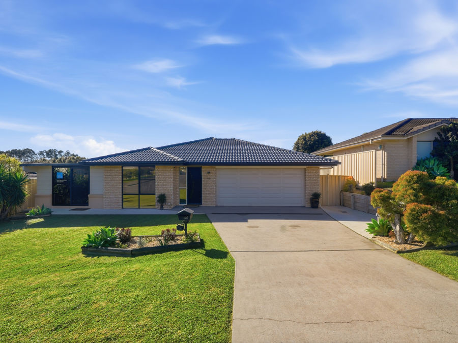 MODERN FAMILY LIVING IN A SOUGHT-AFTER ESTATE...