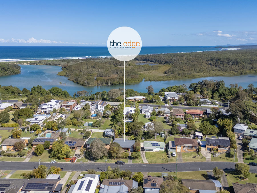 YOUR ENTRY TO THE SAWTELL WAY OF LIFE...