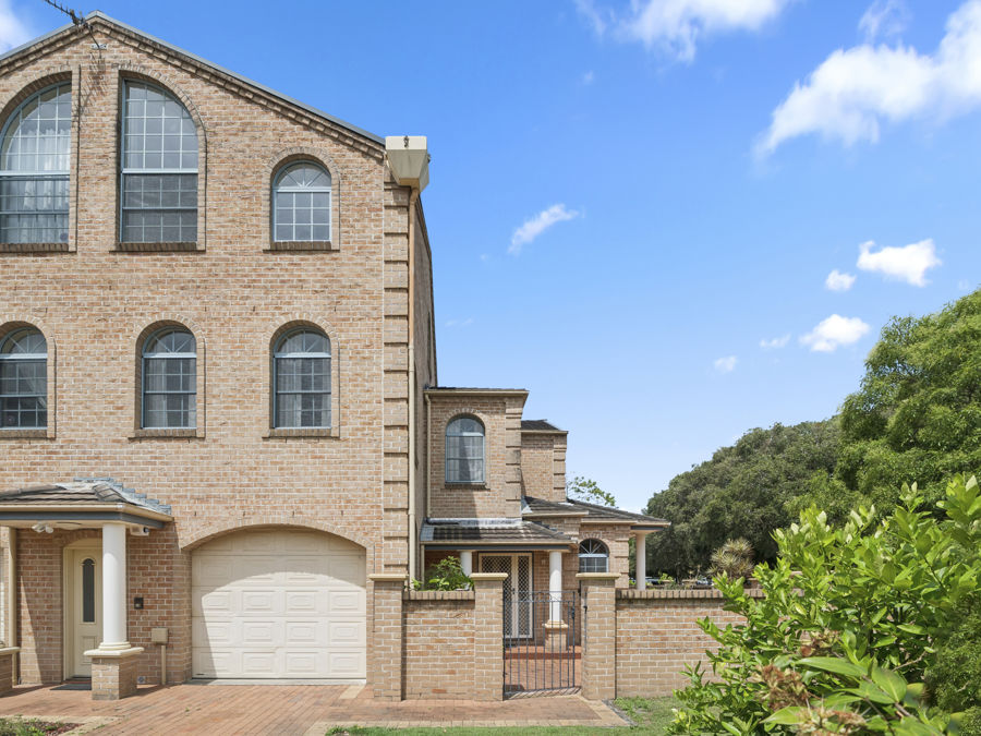 STYLE & CHARM BY THE BEACH...