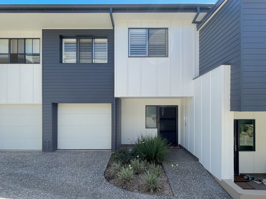 MODERN THREE BEDROOM TOWNHOUSE