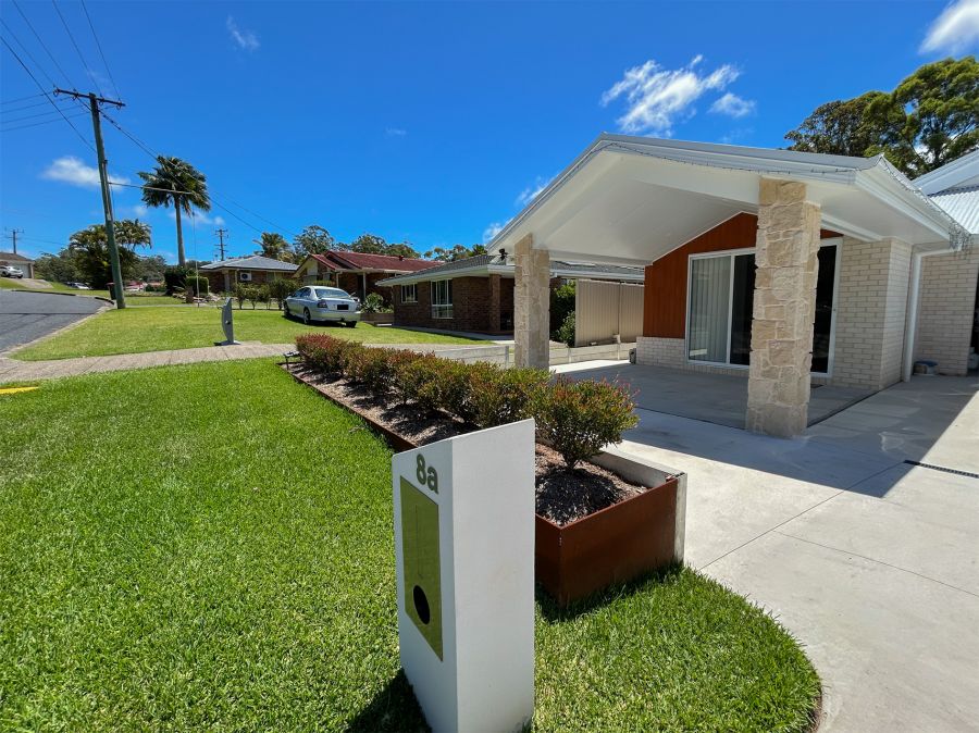 CONTEMPORARY ONE BEDROOM GRANNY FAT