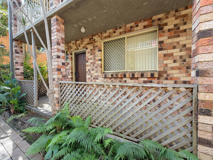 CONVENIENT LIVING WITH AMENITIES CLOSE BY