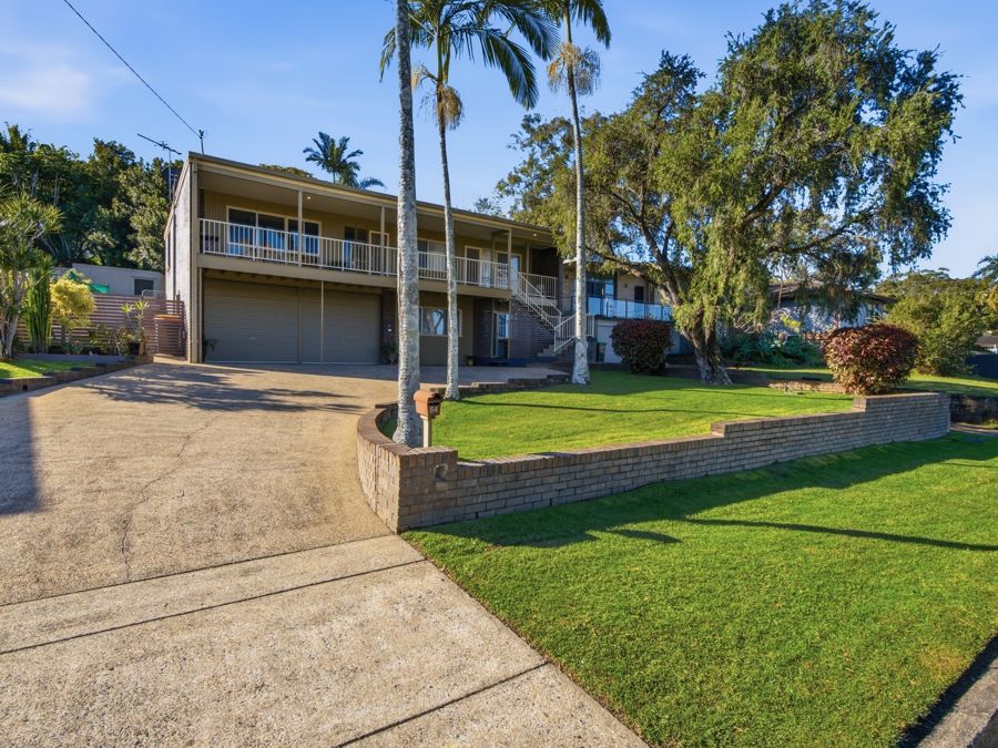 IMMACULATE FAMILY HOME WITH VERSATILE LIVING OPTIONS IN PRIME COFFS HARBOUR LOCATION...