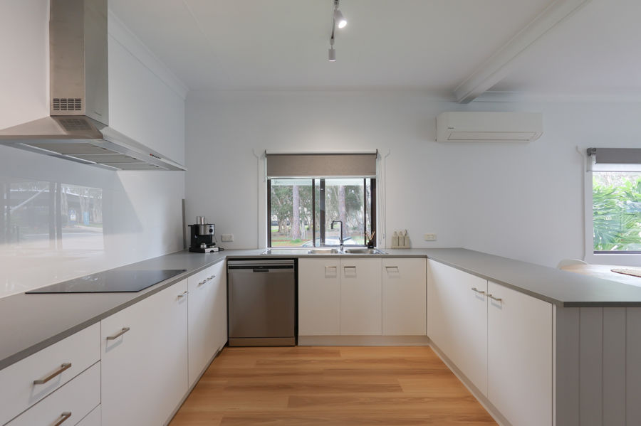 COASTAL LIVING IN DESIRABLE SAWTELL