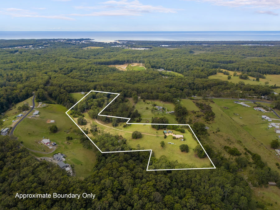 SIZEABLE FAMILY HOME ON ACREAGE LOCATED CLOSE TO THE BEACH...
