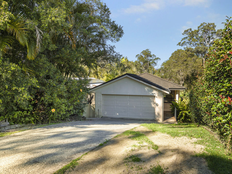 BIG BACKYARD, GREAT LOCATION...