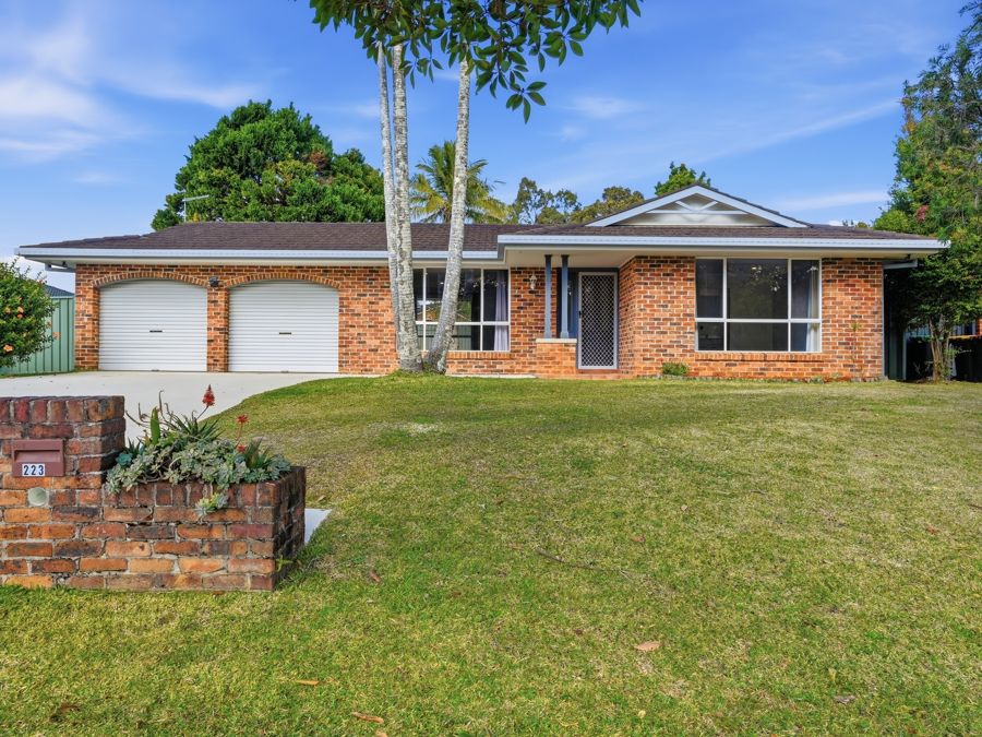 AFFORDABLE FAMILY HOME WITH A GREAT BACKYARD...