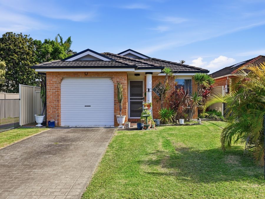 EASY-CARE LIVING CLOSE TO TOWN - IDEAL FIRST HOME OR INVESTMENT...