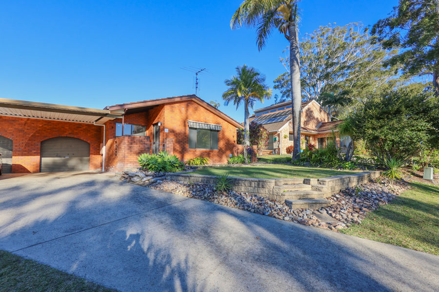 SAWTELL VILLAGE LIFESTYLE WITH BONVILLE CREEK NEARBY