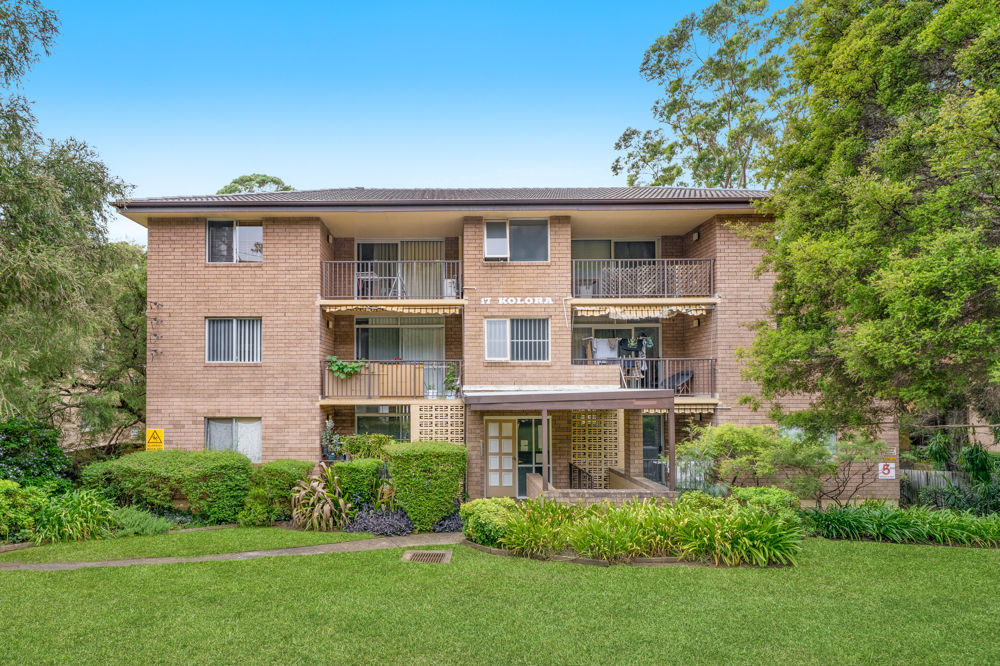 STYLISH, RENOVATED, TWO BEDROOM APARTMENT