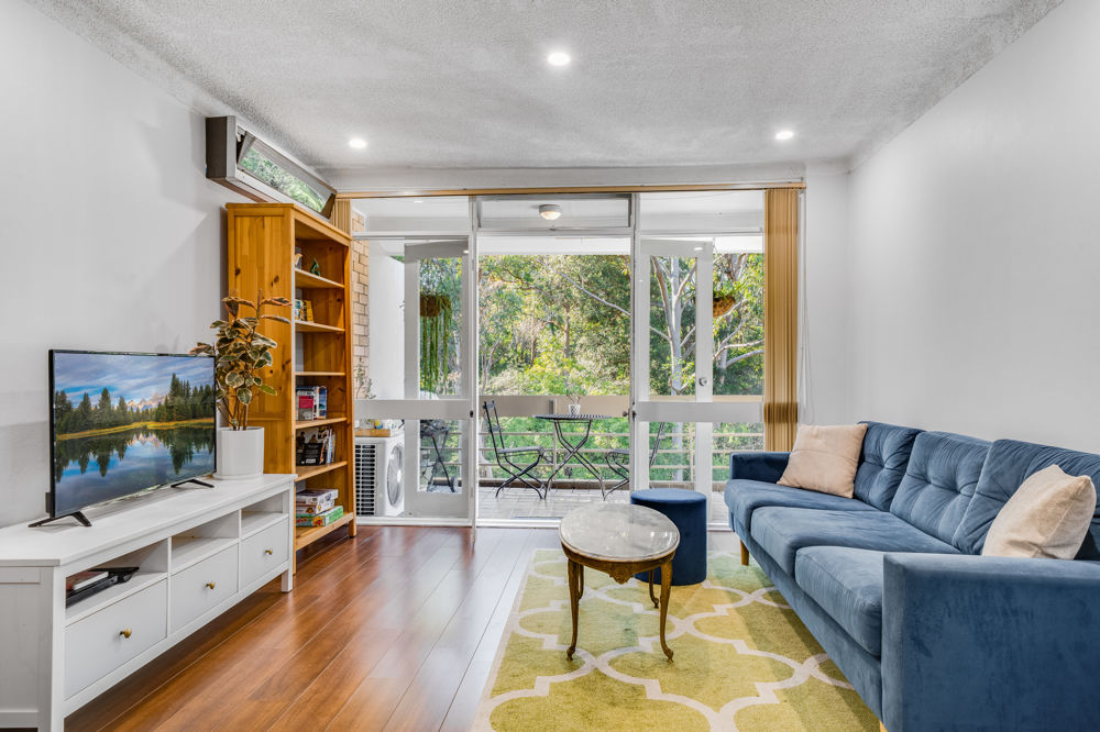 PRIVATE, RENOVATED, FULL BRICK APARTMENT