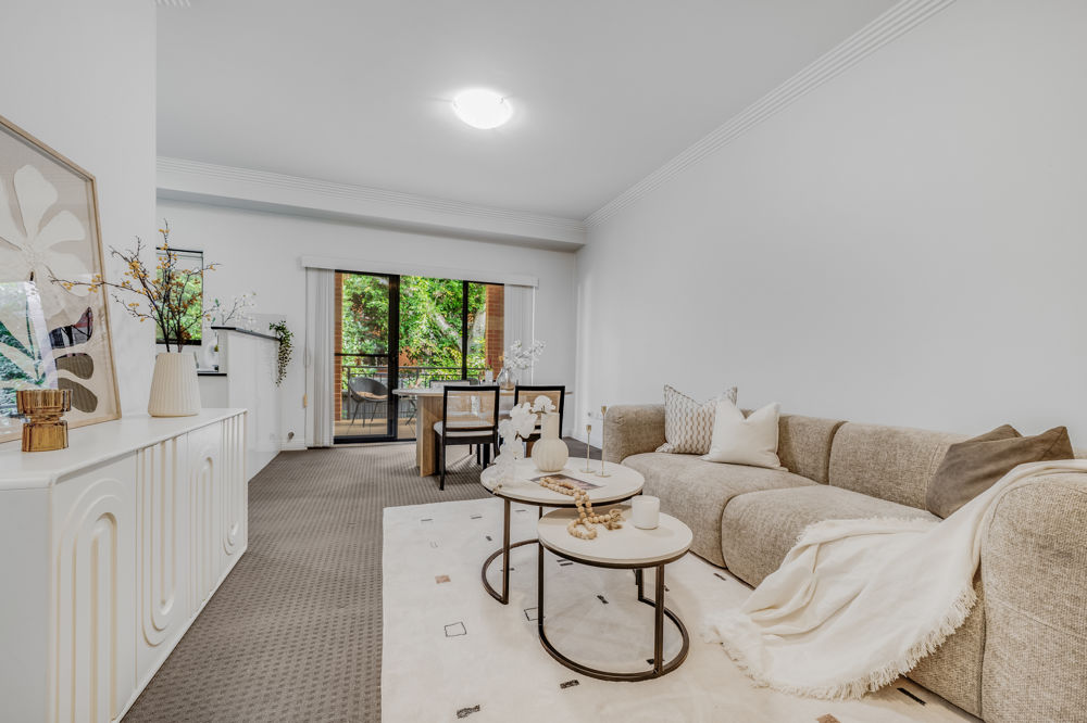 SPACIOUS, MODERN, FIRST FLOOR, TWO BEDROOM APARTMENT