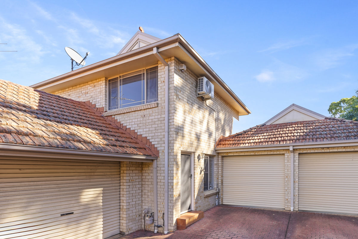 CHIC 2 BEDROOM TOWNHOUSE
