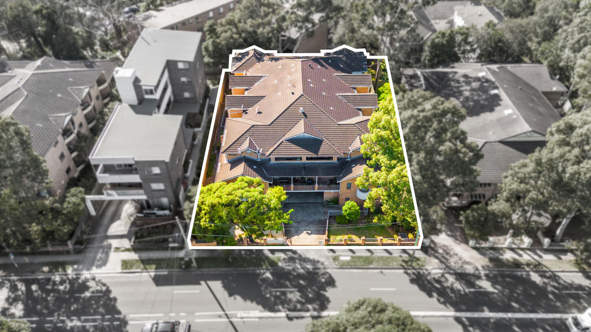 BEAUTIFULLY PRESENTED SECURITY APARTMENT