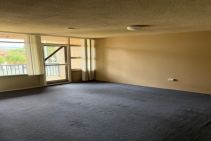 MINUTES WALK TO STATION & SHOPS!!